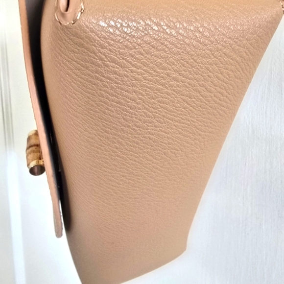 NWT Le Miel Beige Vegan Leather Crossbody Bag with Adjustable & Removable Strap - Picture 9 of 12